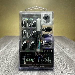 **3/$5** Pretty Woman Faux Nails 24 Count
